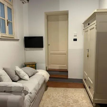 Guinigi House *